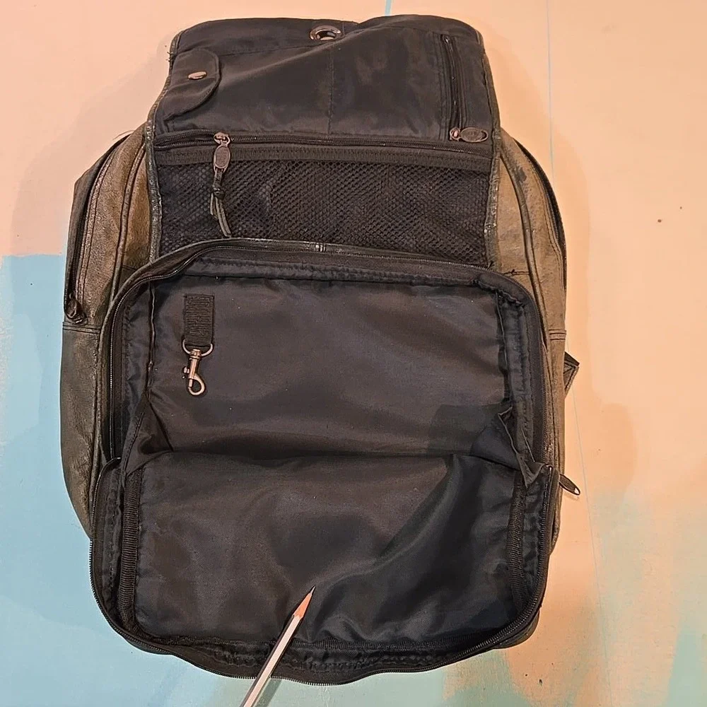VTG Genuine Leather Backpack Brown Distressed Large Pockets Travel College 1990s